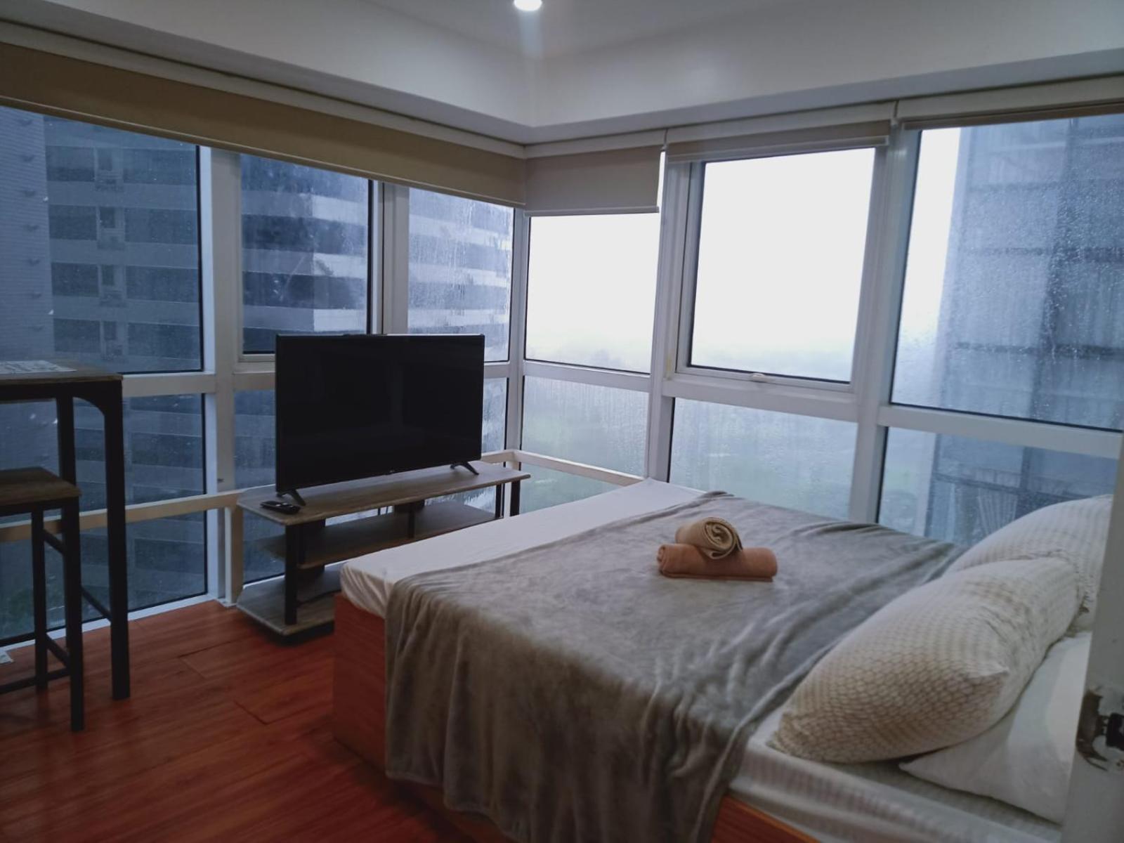 2 Bedrooms Units Forbes Area 5Th Avenue Bgc Center Manila Dış mekan fotoğraf