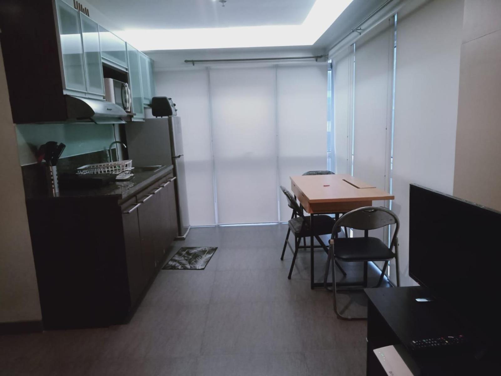 2 Bedrooms Units Forbes Area 5Th Avenue Bgc Center Manila Dış mekan fotoğraf