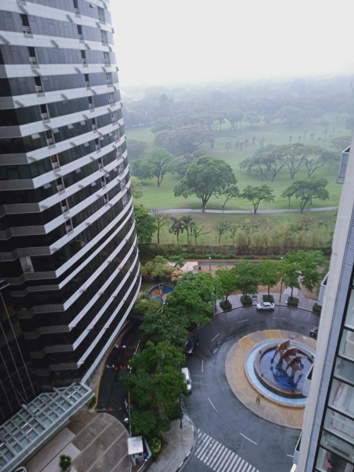 2 Bedrooms Units Forbes Area 5Th Avenue Bgc Center Manila Dış mekan fotoğraf